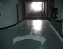 寶安香檳廣場(chǎng)家樂(lè)福商場(chǎng)地下車(chē)庫(kù)